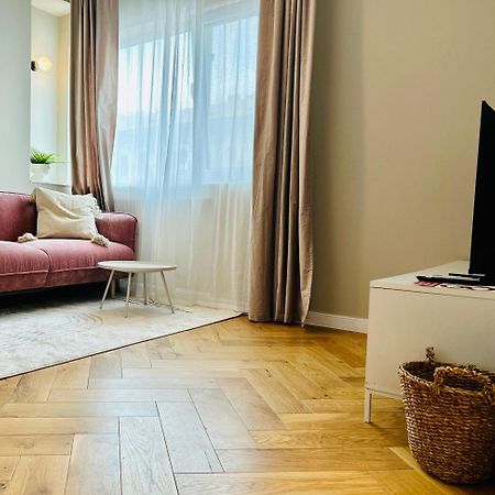 Ultracentral Lux Boutique 1Br Ap Near Subway Bucarest Esterno foto