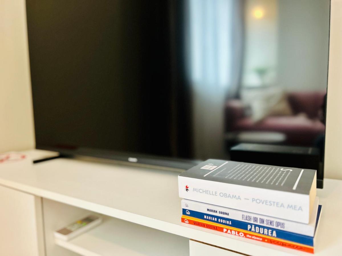 Ultracentral Lux Boutique 1Br Ap Near Subway Bucarest Esterno foto