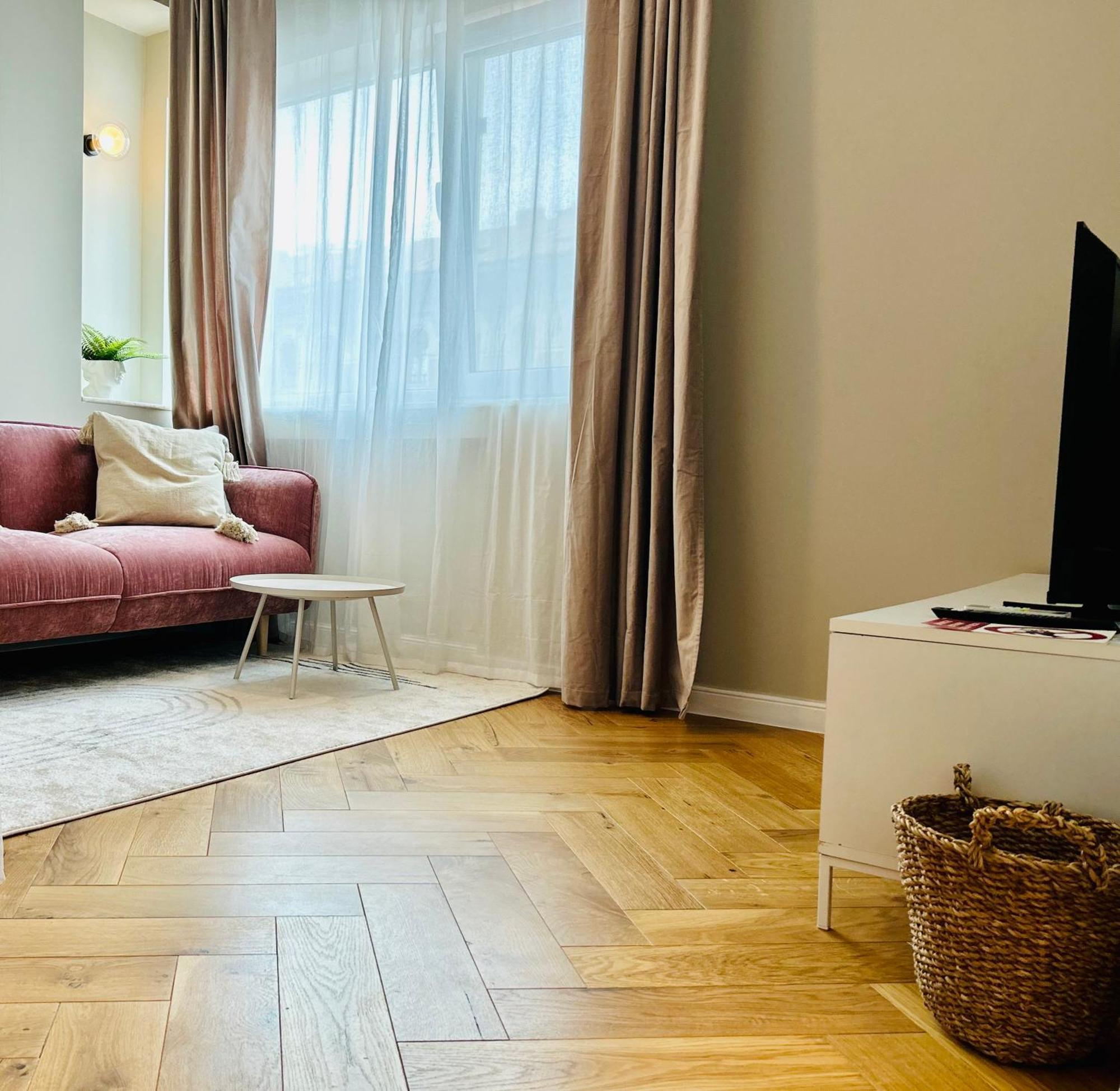 Ultracentral Lux Boutique 1Br Ap Near Subway Bucarest Esterno foto